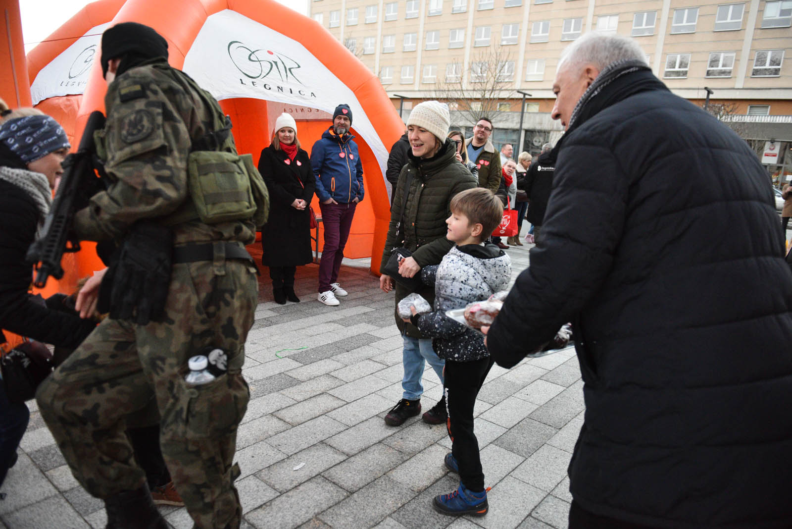 Pobiegli dla WOŚP w „Biegu z Serduszkiem” na Placu Słowiańskim