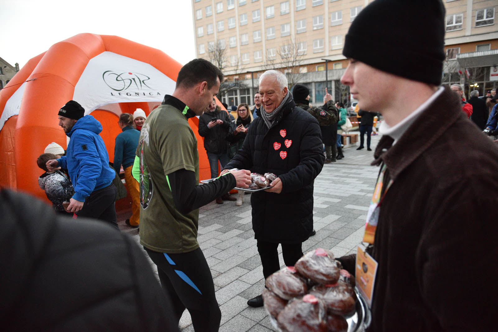 Pobiegli dla WOŚP w „Biegu z Serduszkiem” na Placu Słowiańskim