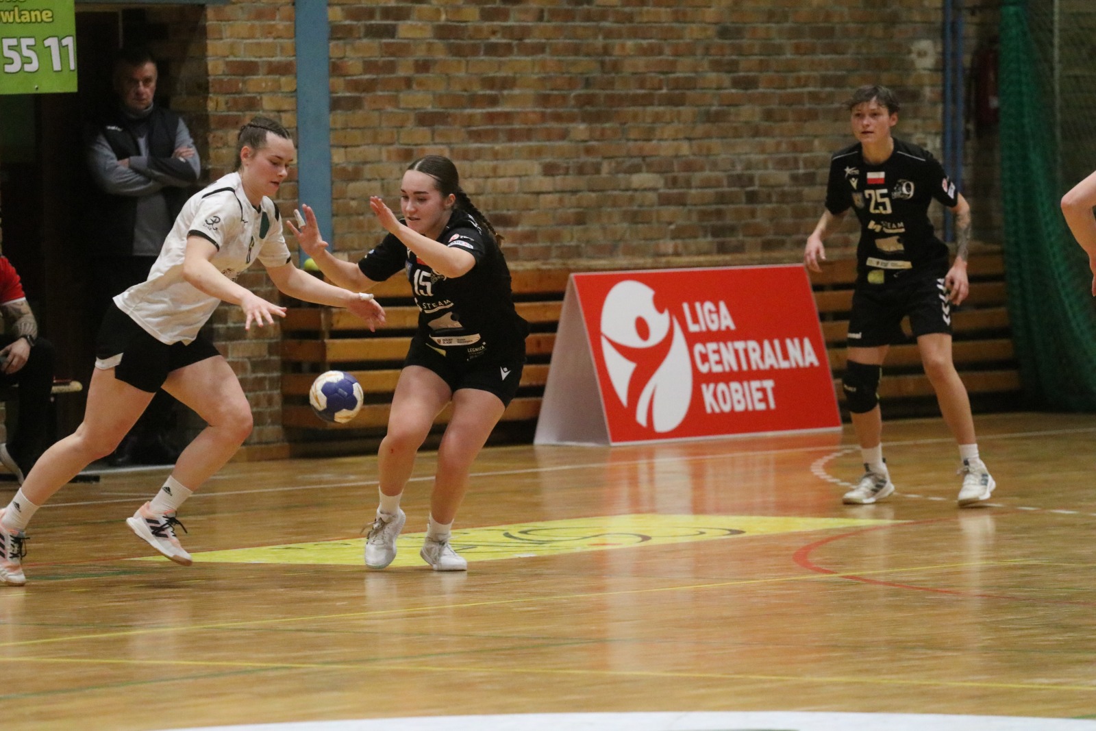 Cenne zwycięstwo Dziewiątki Legnica i awans w tabeli