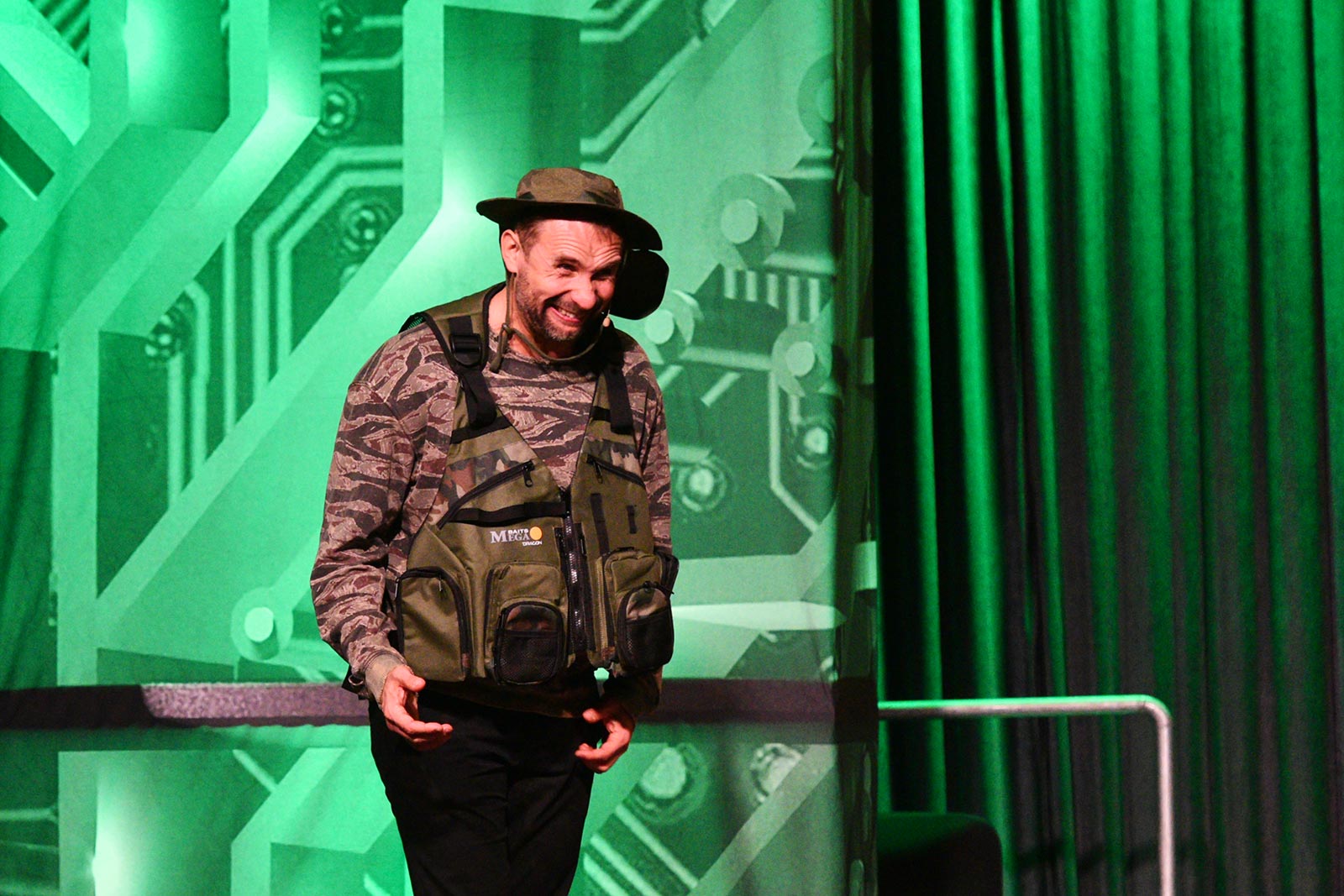„Dwudziestka”, czyli Kabaret Skeczów wcale nie Męczących