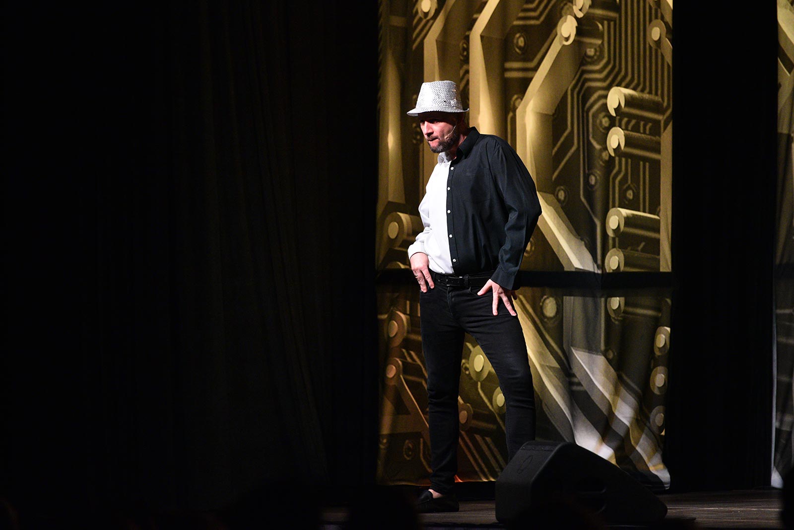 „Dwudziestka”, czyli Kabaret Skeczów wcale nie Męczących