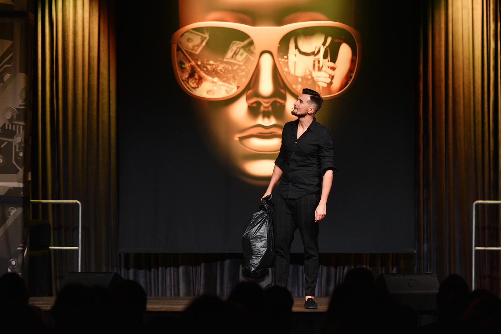„Dwudziestka”, czyli Kabaret Skeczów wcale nie Męczących