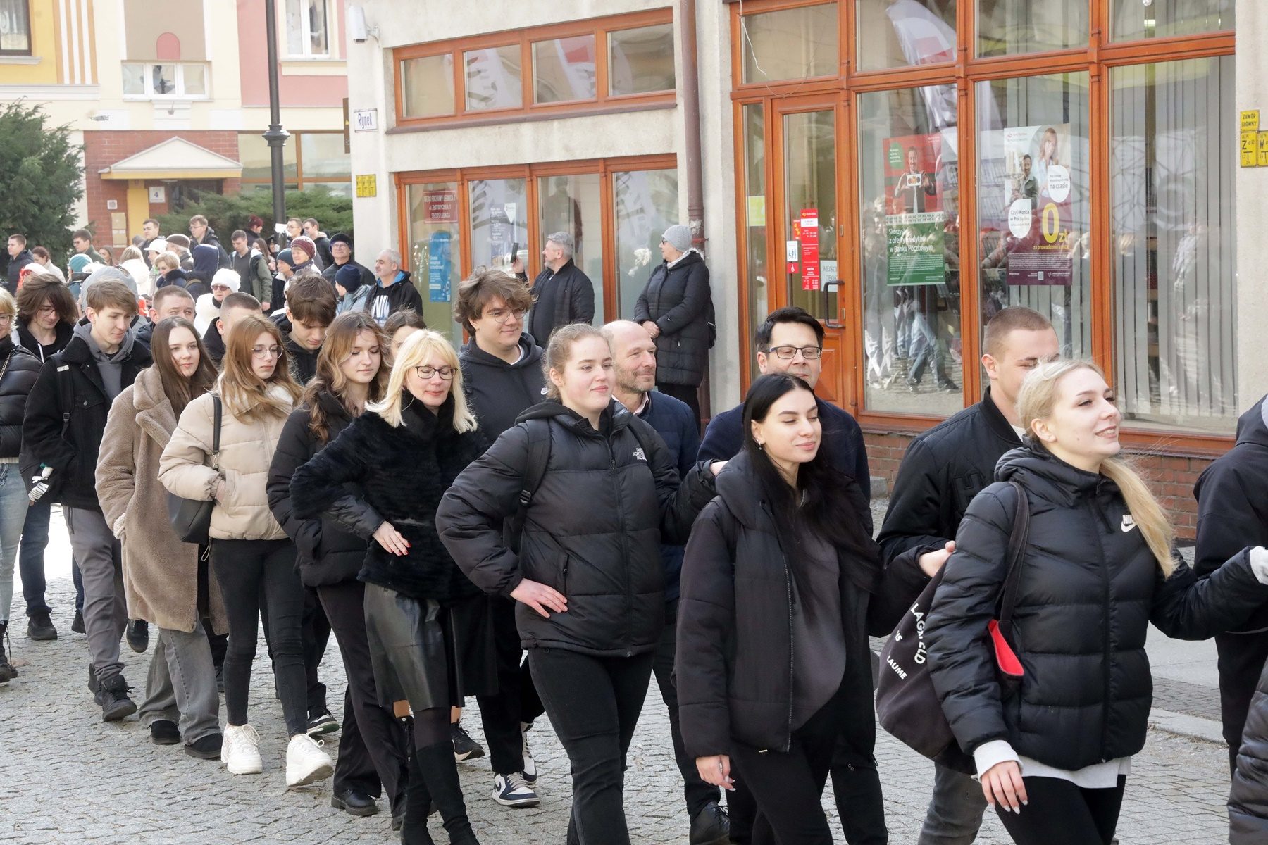 Legniccy maturzyści zatańczyli „Poloneza dla Witelona”