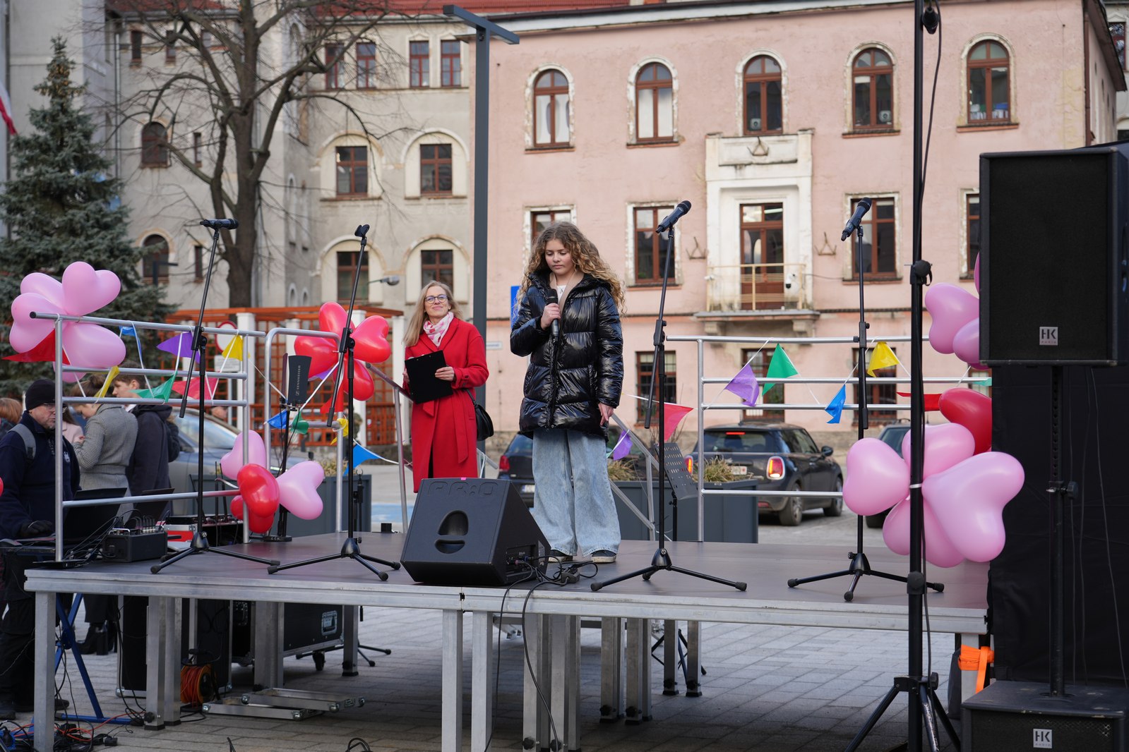Zakochani w Legnicy 13 lutego przyszli na plac Słowiański
