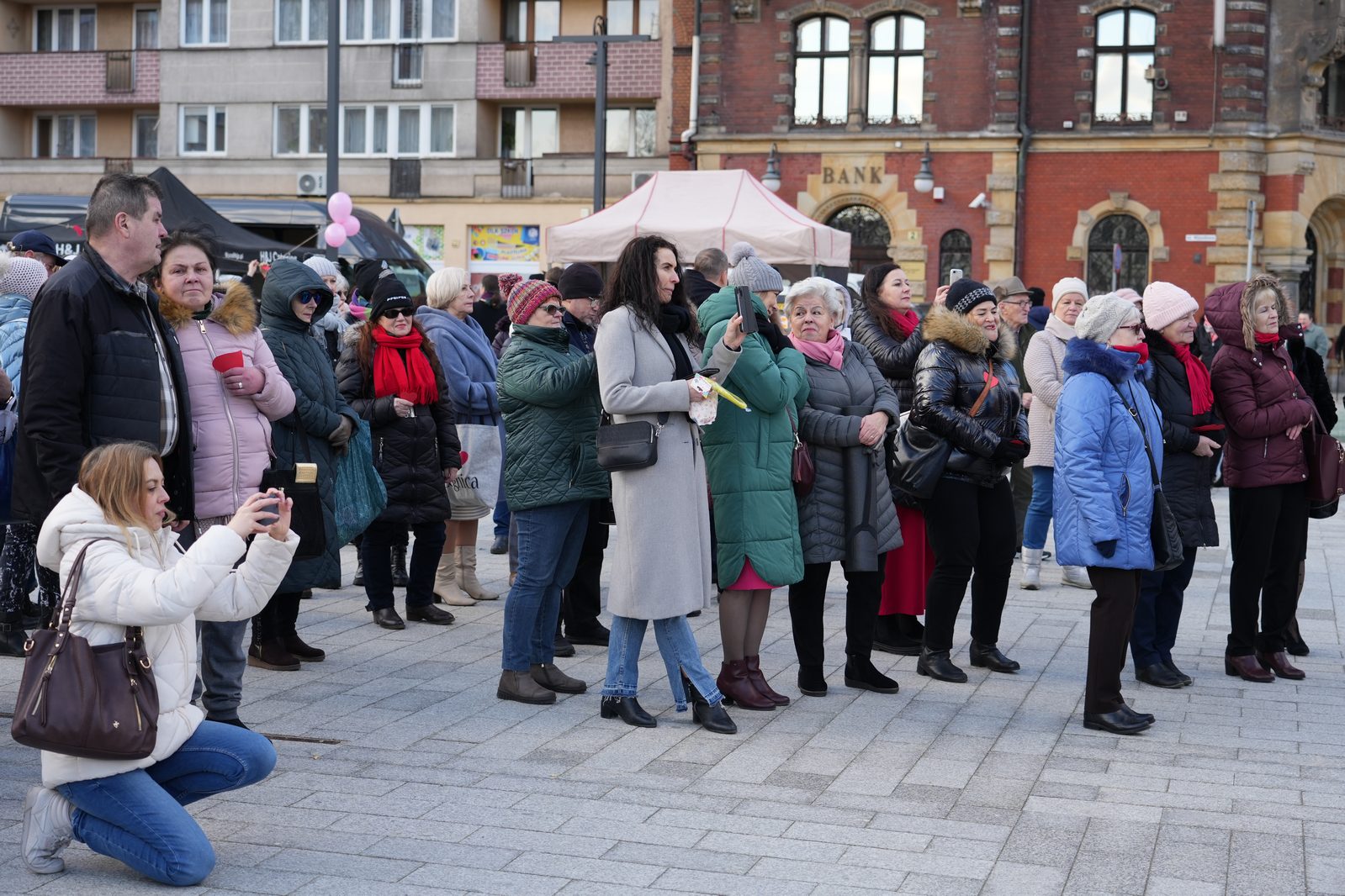 Zakochani w Legnicy 13 lutego przyszli na plac Słowiański
