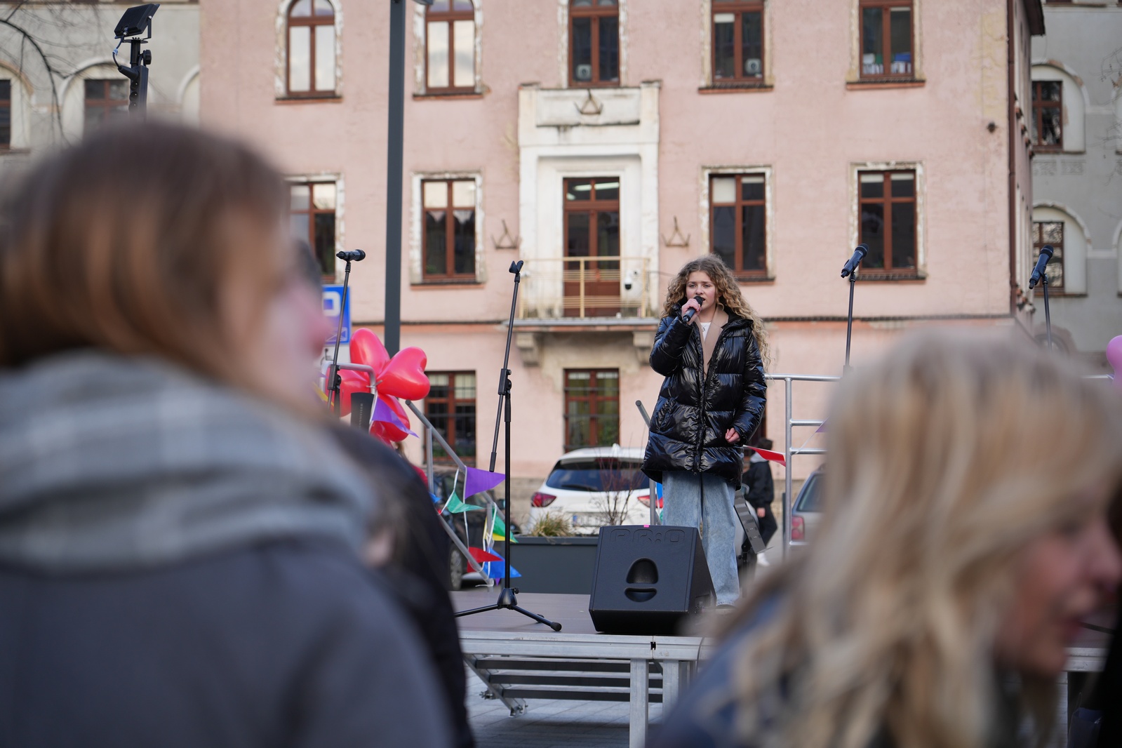 Zakochani w Legnicy 13 lutego przyszli na plac Słowiański
