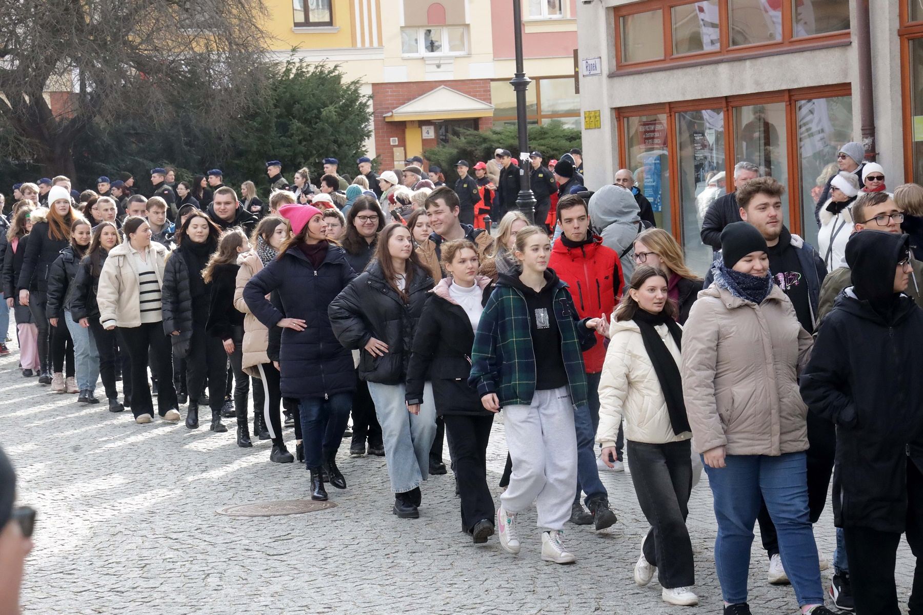 Legniccy maturzyści zatańczyli „Poloneza dla Witelona”