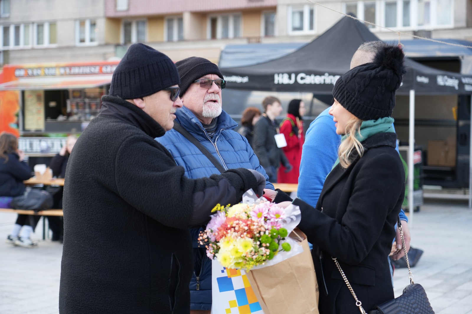 Zakochani w Legnicy 13 lutego przyszli na plac Słowiański
