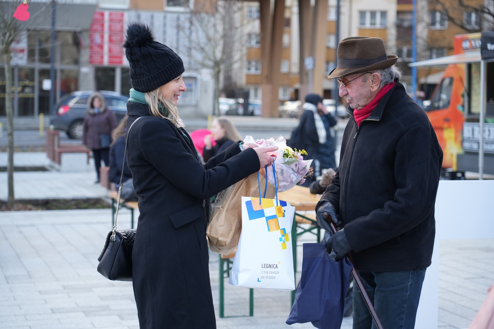 Zakochani w Legnicy 13 lutego przyszli na plac Słowiański
