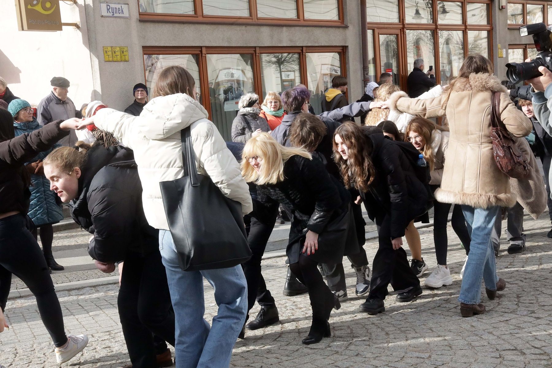 Legniccy maturzyści zatańczyli „Poloneza dla Witelona”
