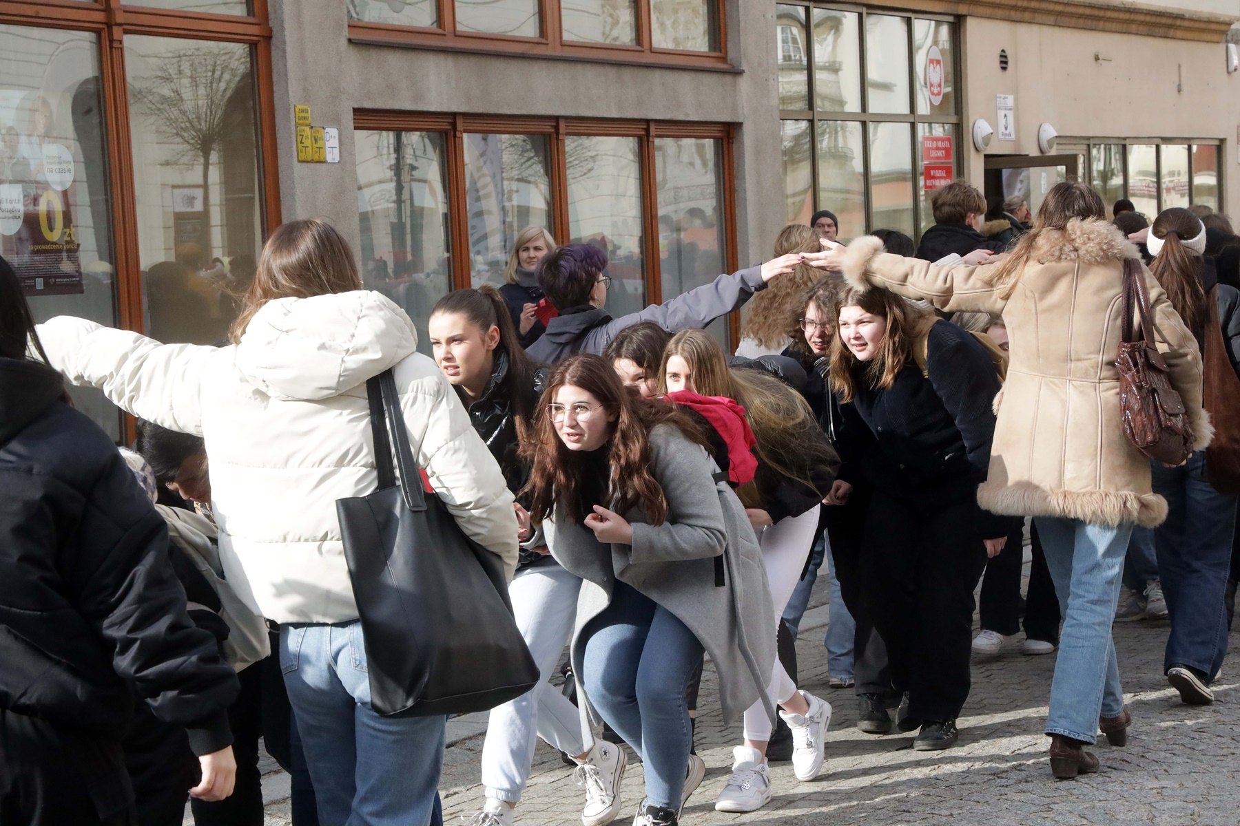 Legniccy maturzyści zatańczyli „Poloneza dla Witelona”
