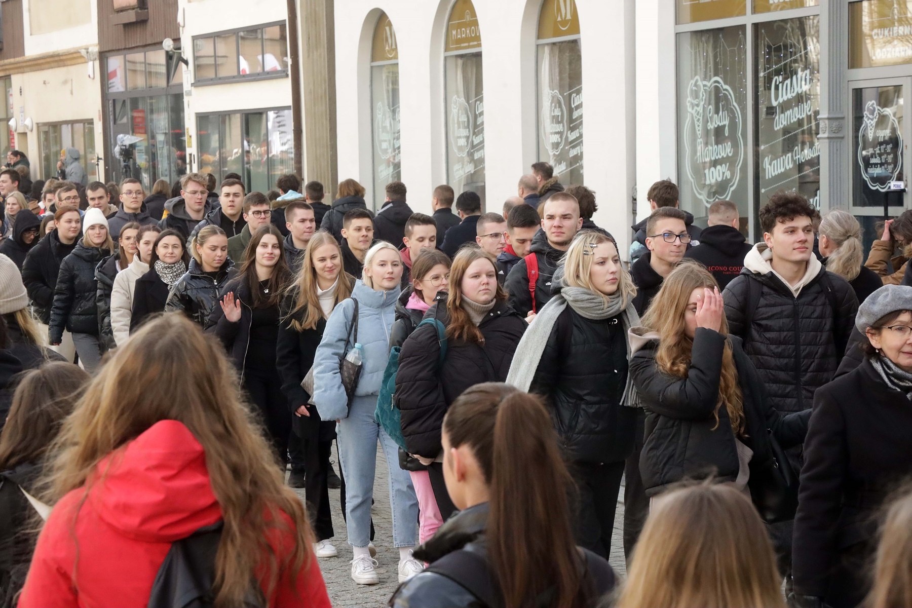 Legniccy maturzyści zatańczyli „Poloneza dla Witelona”