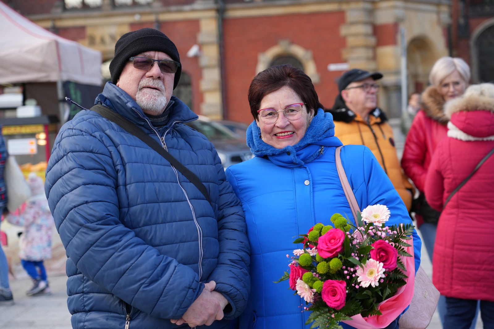 Zakochani w Legnicy 13 lutego przyszli na plac Słowiański
