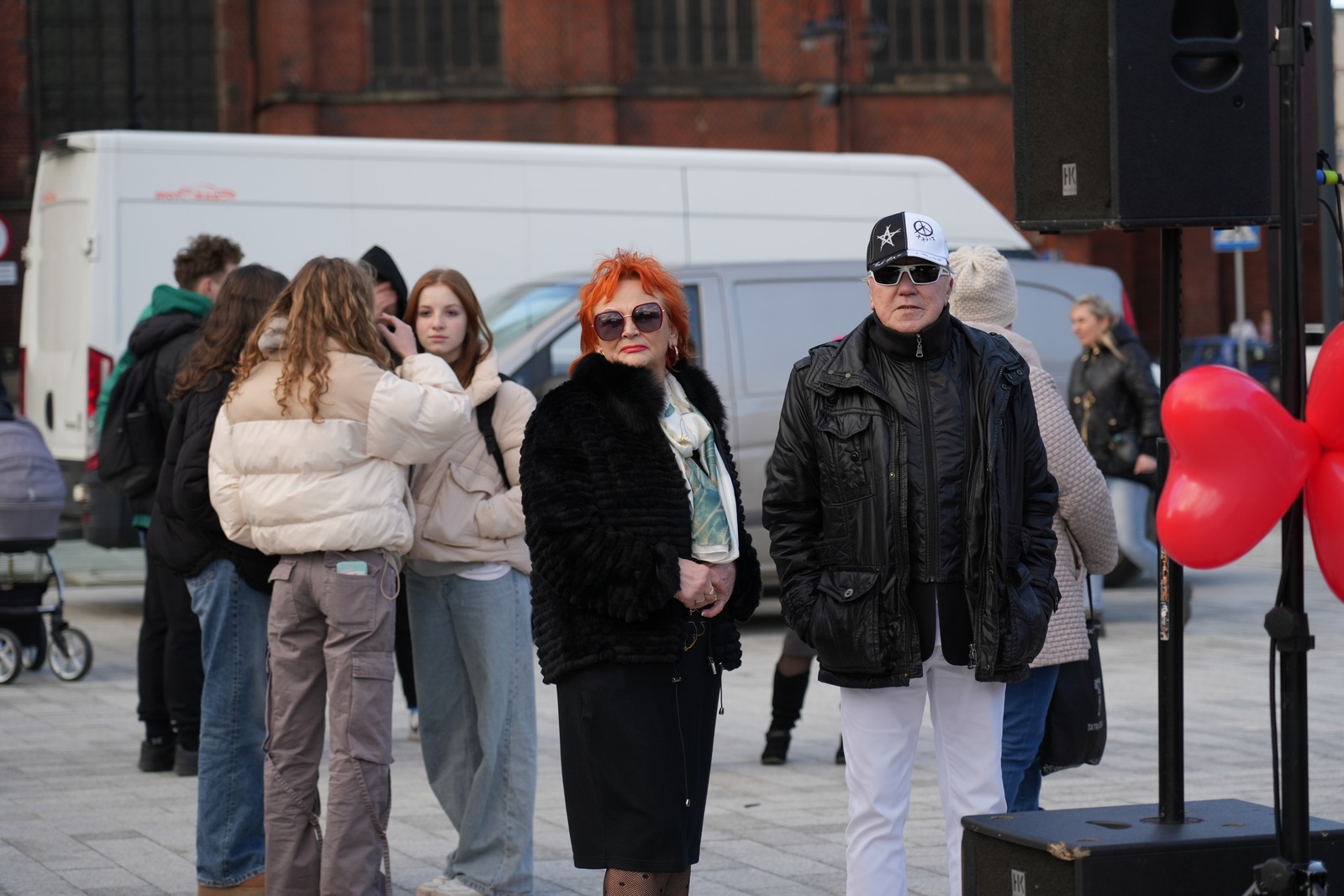 Zakochani w Legnicy 13 lutego przyszli na plac Słowiański
