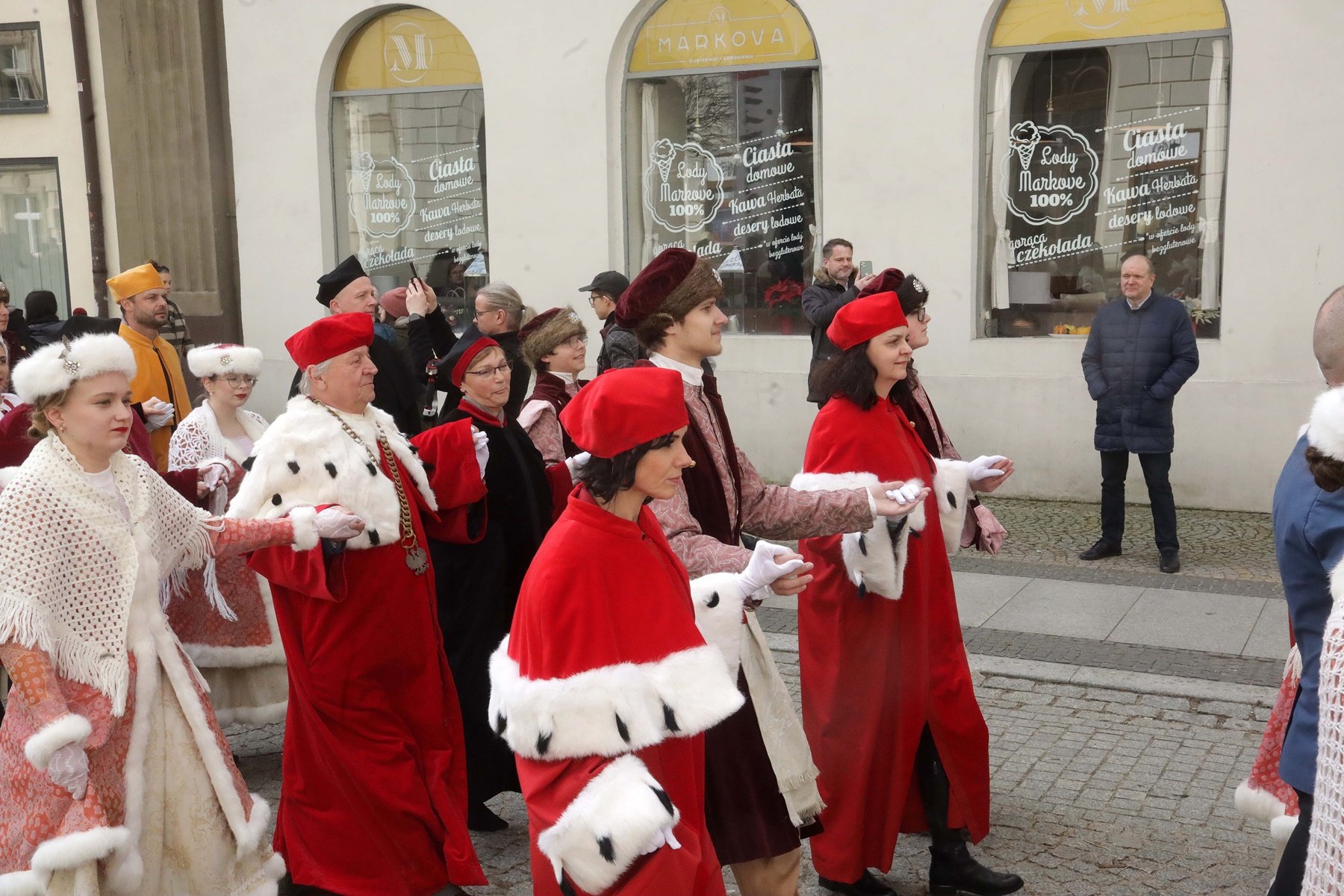 Legniccy maturzyści zatańczyli „Poloneza dla Witelona”