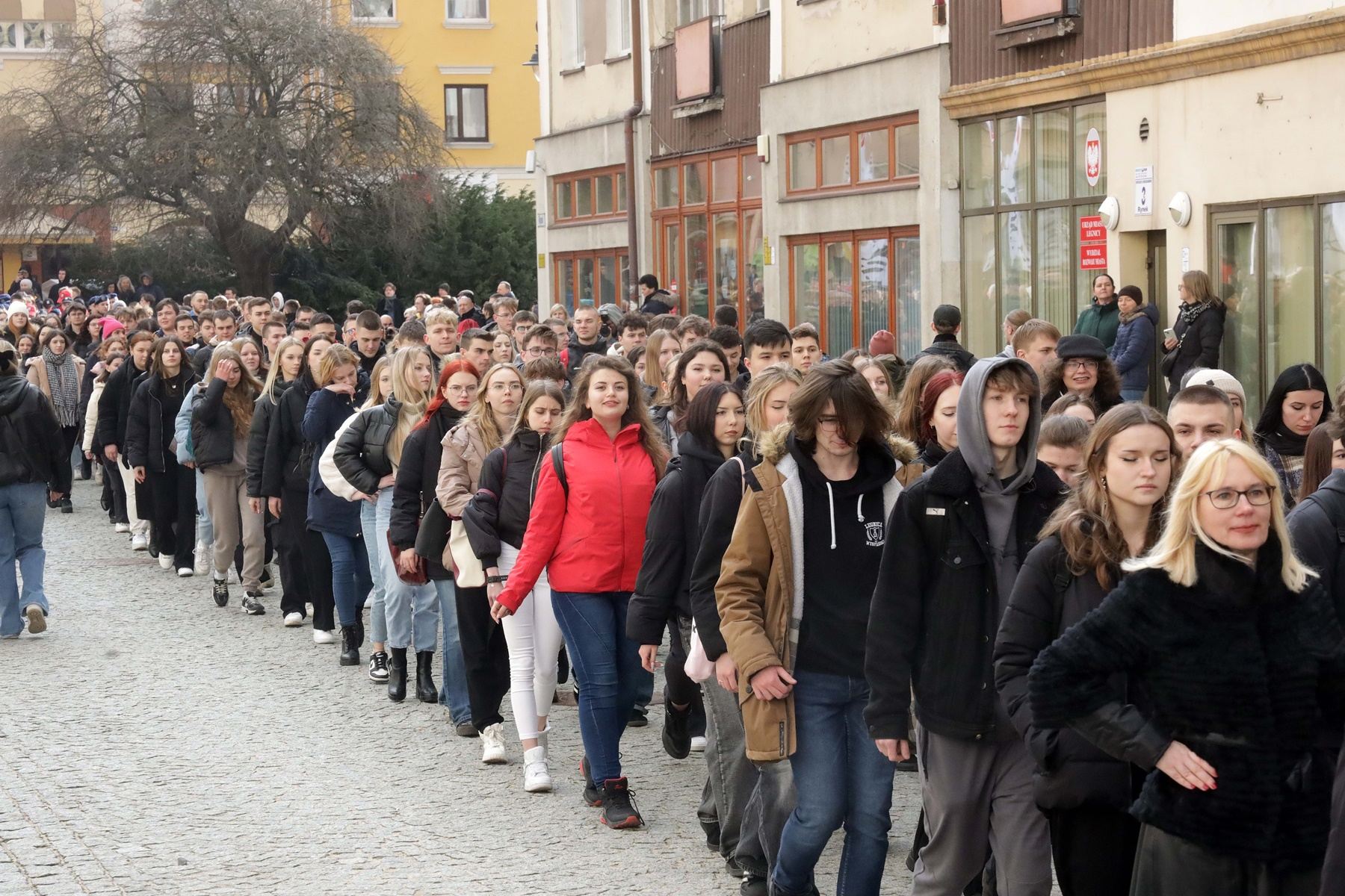 Legniccy maturzyści zatańczyli „Poloneza dla Witelona”