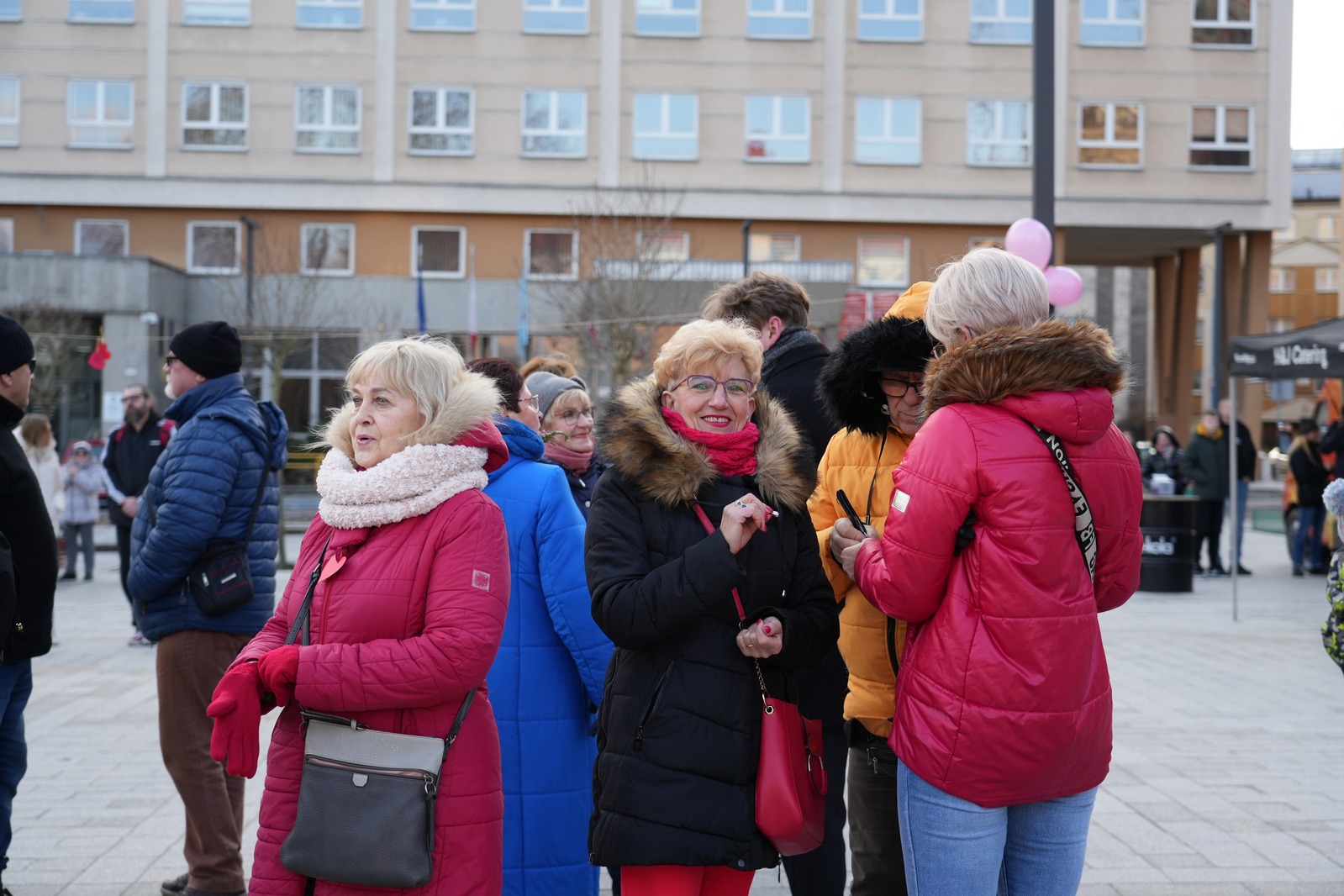 Zakochani w Legnicy 13 lutego przyszli na plac Słowiański
