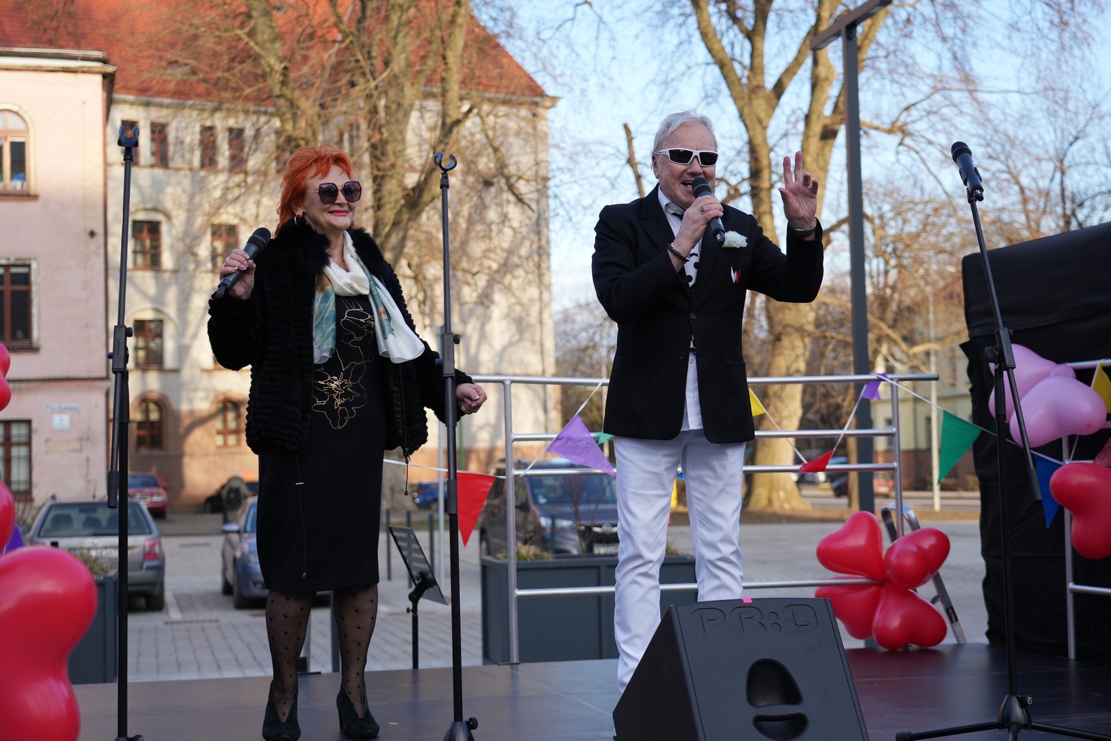 Zakochani w Legnicy 13 lutego przyszli na plac Słowiański
