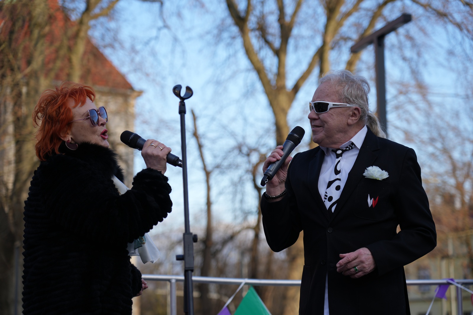 Zakochani w Legnicy 13 lutego przyszli na plac Słowiański
