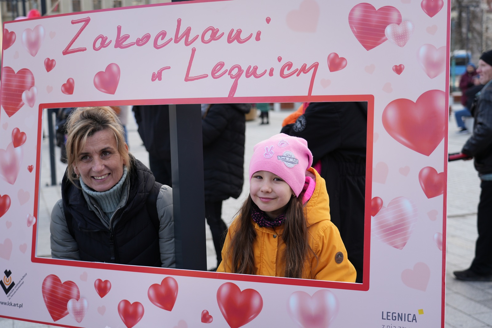 Zakochani w Legnicy 13 lutego przyszli na plac Słowiański
