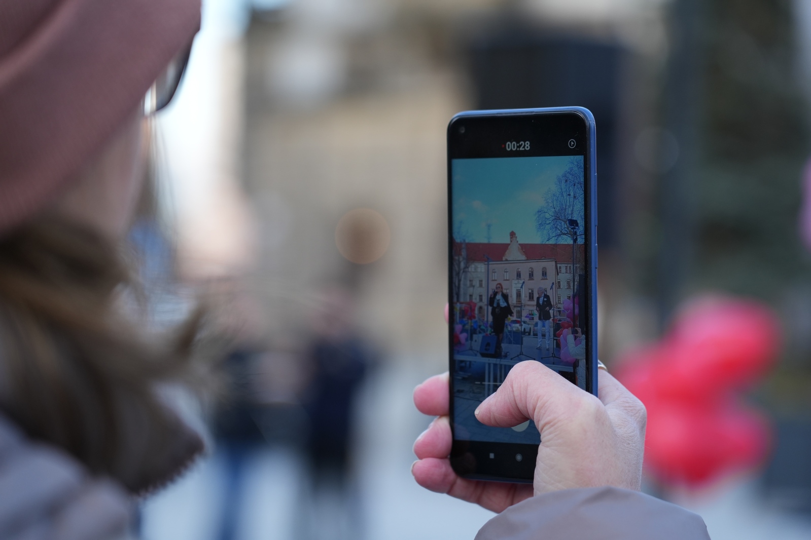Zakochani w Legnicy 13 lutego przyszli na plac Słowiański
