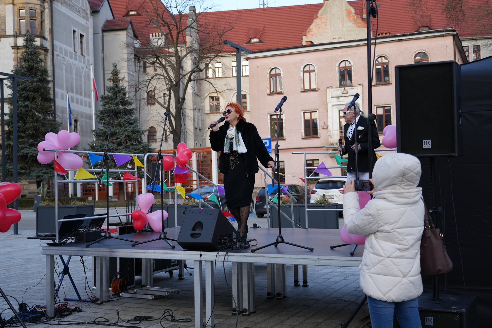 Zakochani w Legnicy 13 lutego przyszli na plac Słowiański
