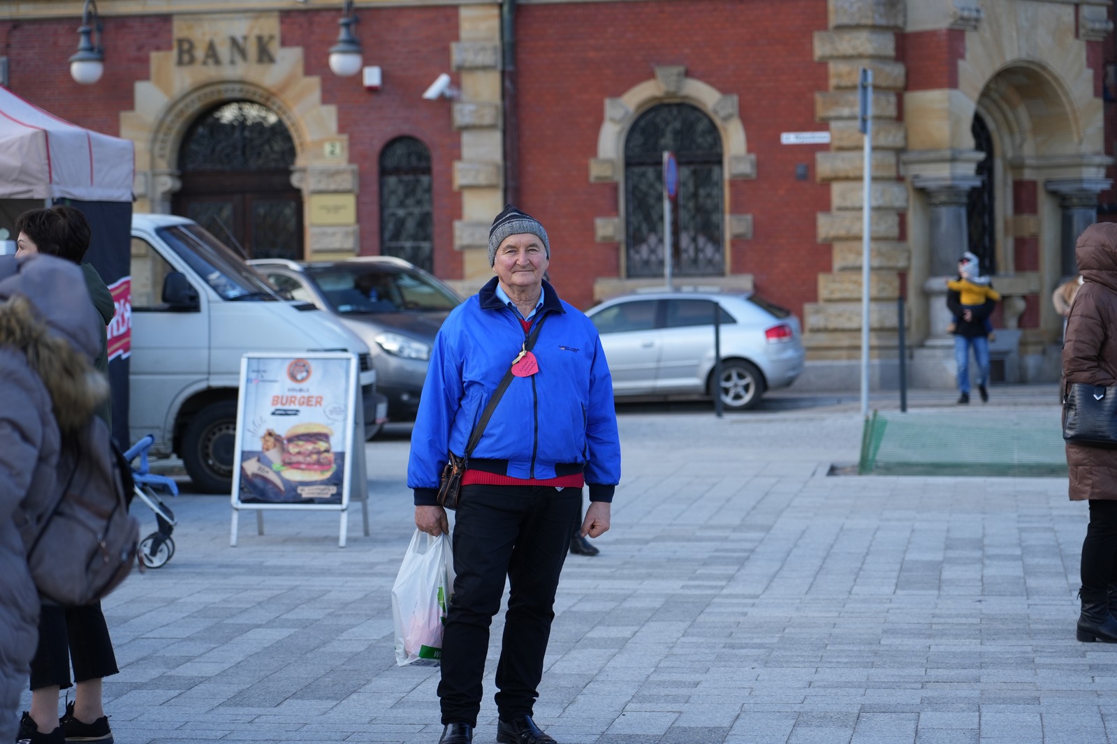 Zakochani w Legnicy 13 lutego przyszli na plac Słowiański
