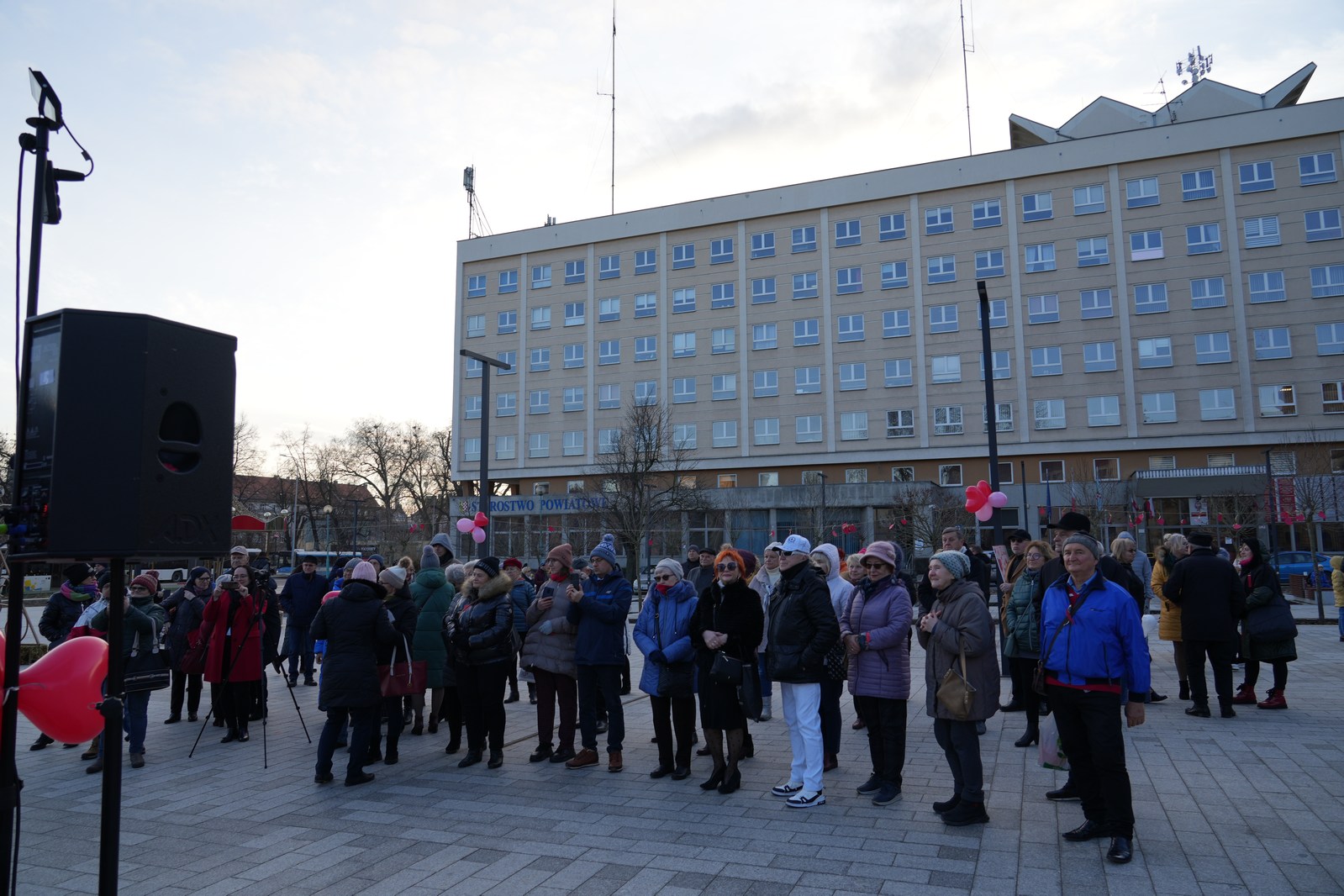 Zakochani w Legnicy 13 lutego przyszli na plac Słowiański
