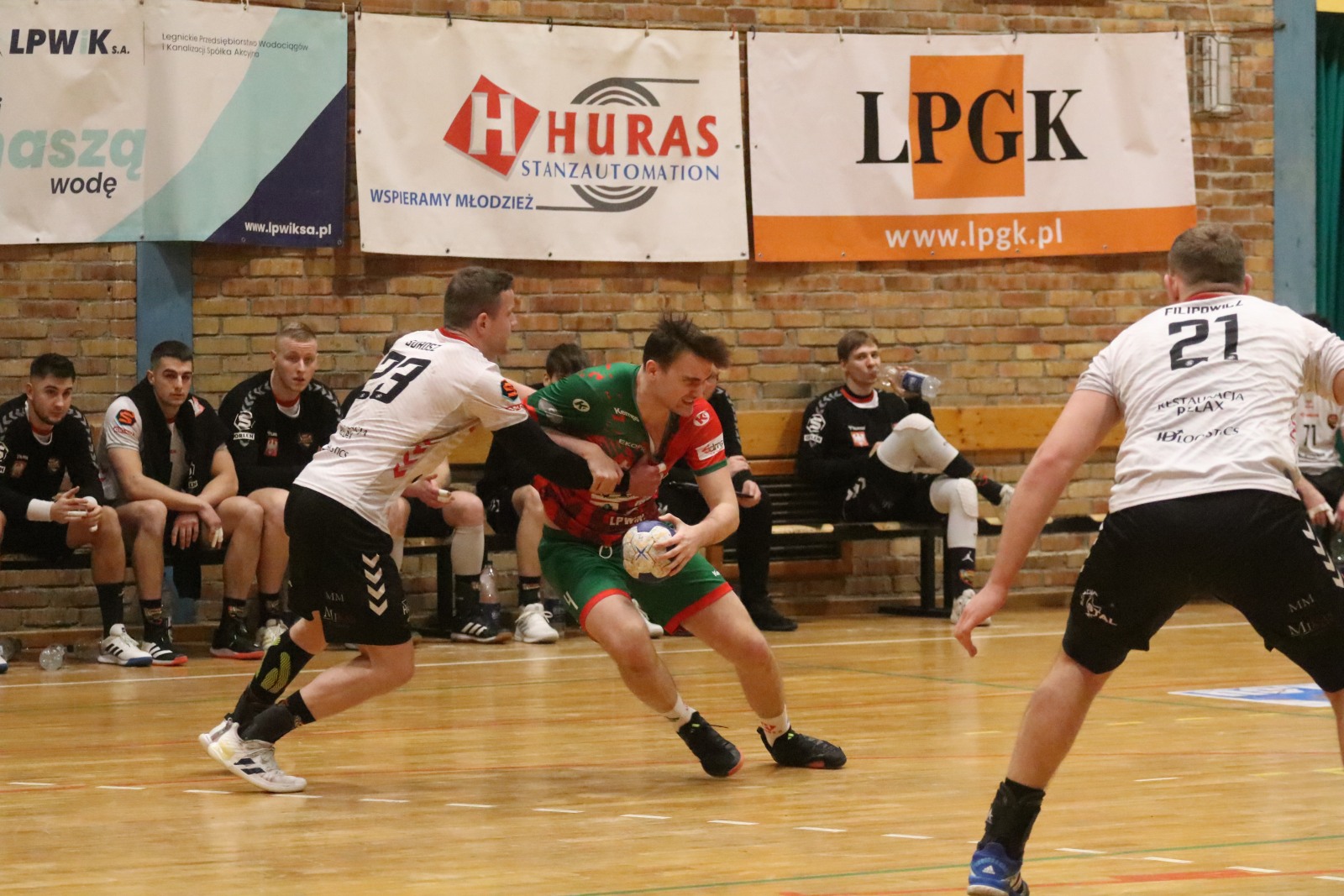 Po wyrównanym meczu Siódemka Legnica przegrywa z Piotrkowianinem