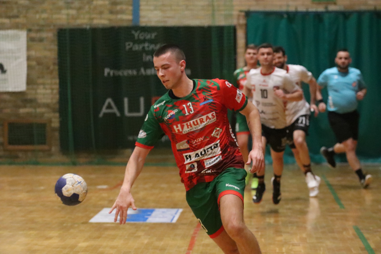 Po wyrównanym meczu Siódemka Legnica przegrywa z Piotrkowianinem