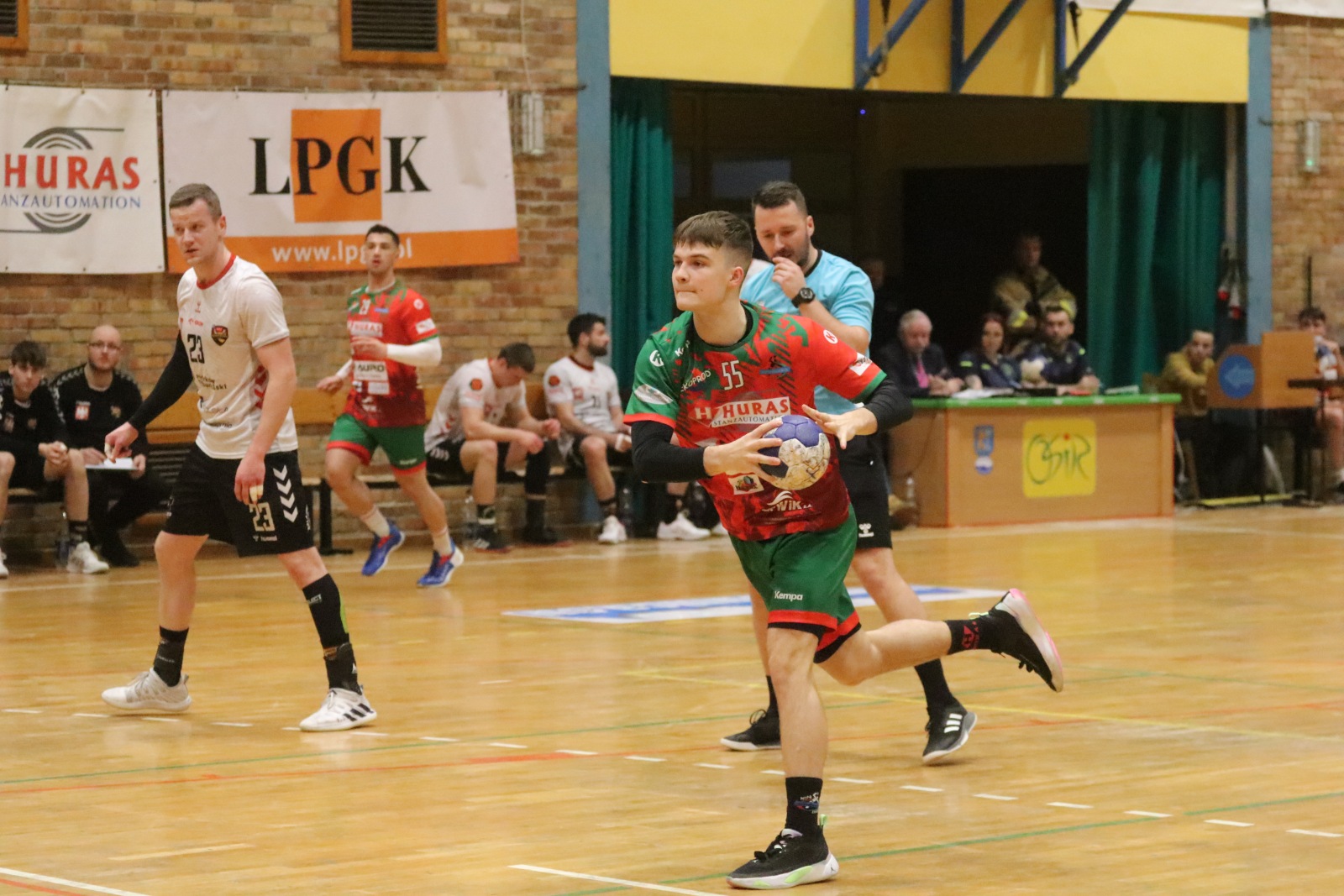 Po wyrównanym meczu Siódemka Legnica przegrywa z Piotrkowianinem