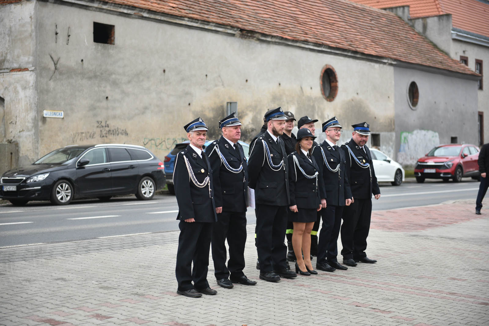 Strażacy z nowym samochodem. Trafił do nich z PSP w Legnicy