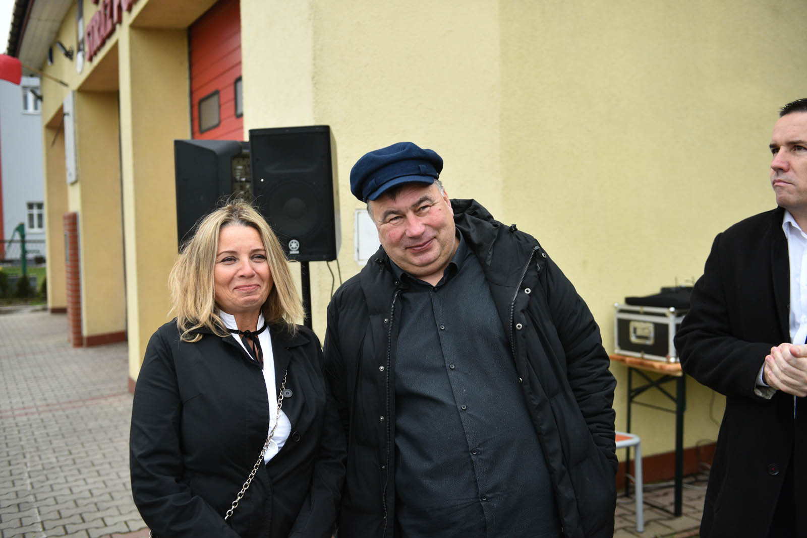 Strażacy z nowym samochodem. Trafił do nich z PSP w Legnicy