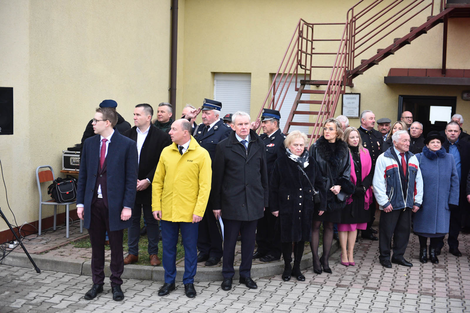 Strażacy z nowym samochodem. Trafił do nich z PSP w Legnicy