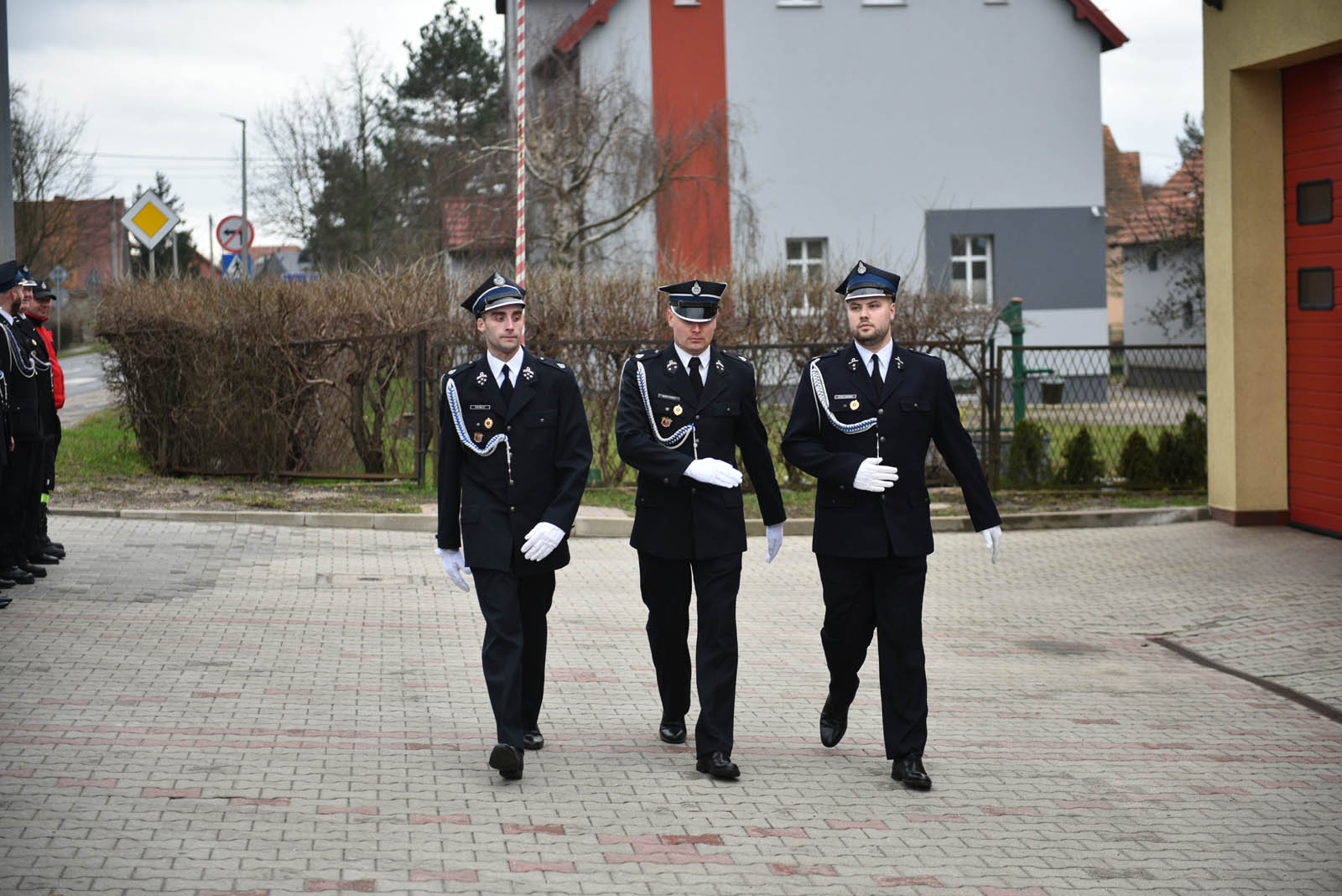 Strażacy z nowym samochodem. Trafił do nich z PSP w Legnicy