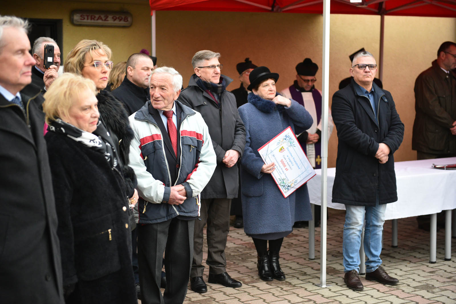 Strażacy z nowym samochodem. Trafił do nich z PSP w Legnicy