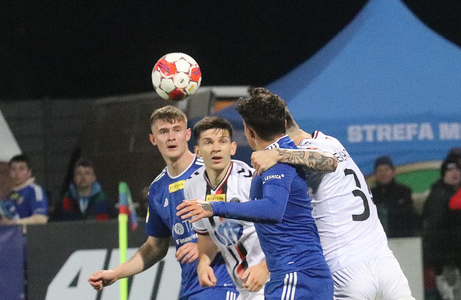 Miedź Legnica pokonała stołeczną Polonię po golach Antonika
