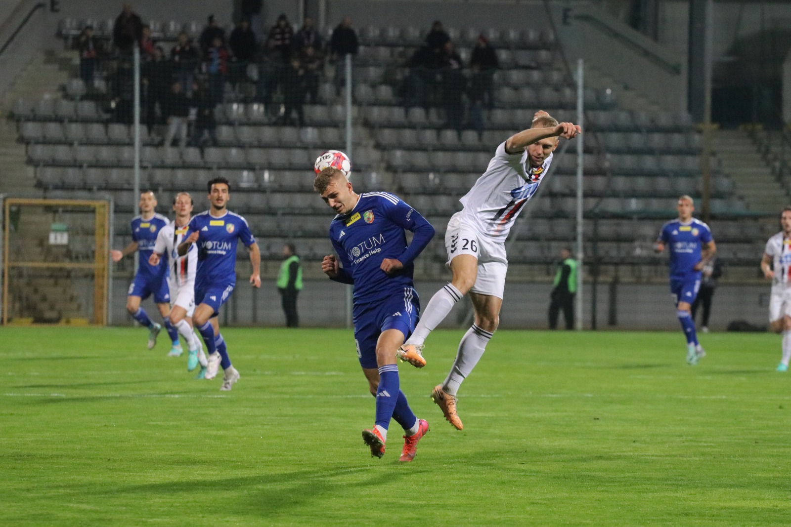 Miedź Legnica pokonała stołeczną Polonię po golach Antonika