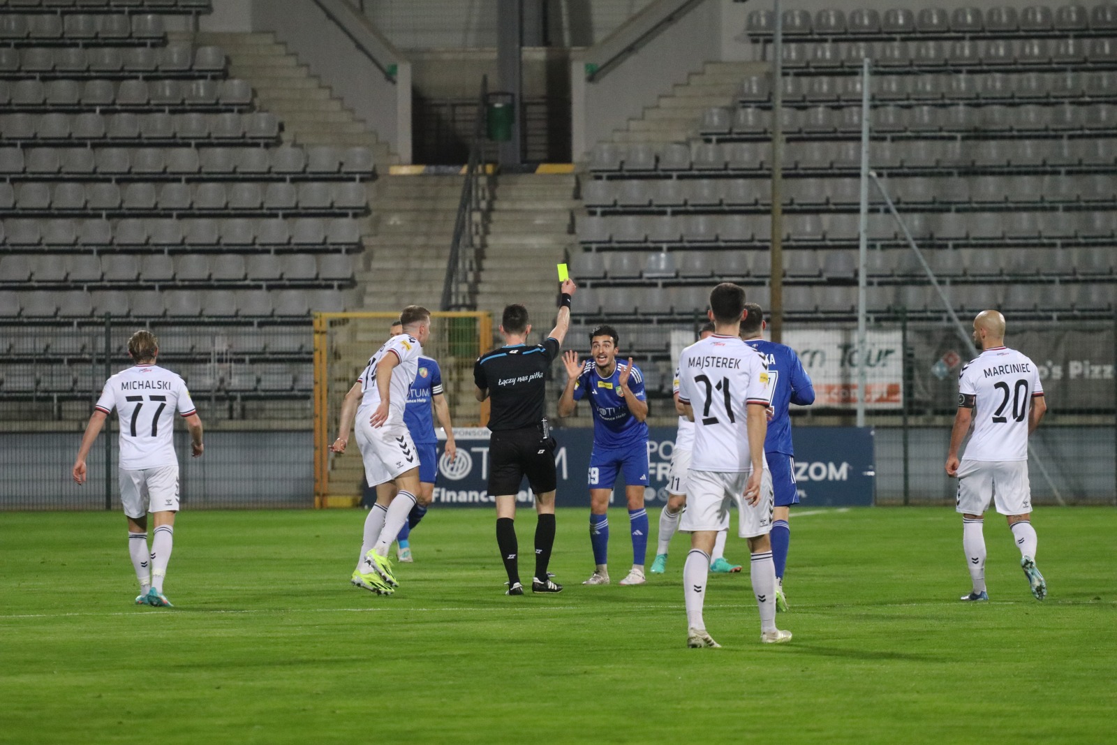 Miedź Legnica pokonała stołeczną Polonię po golach Antonika