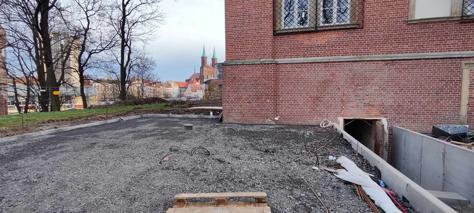 Do Zamku Piastowskiego wraca „Kleks”. Kończy się remont kawiarni