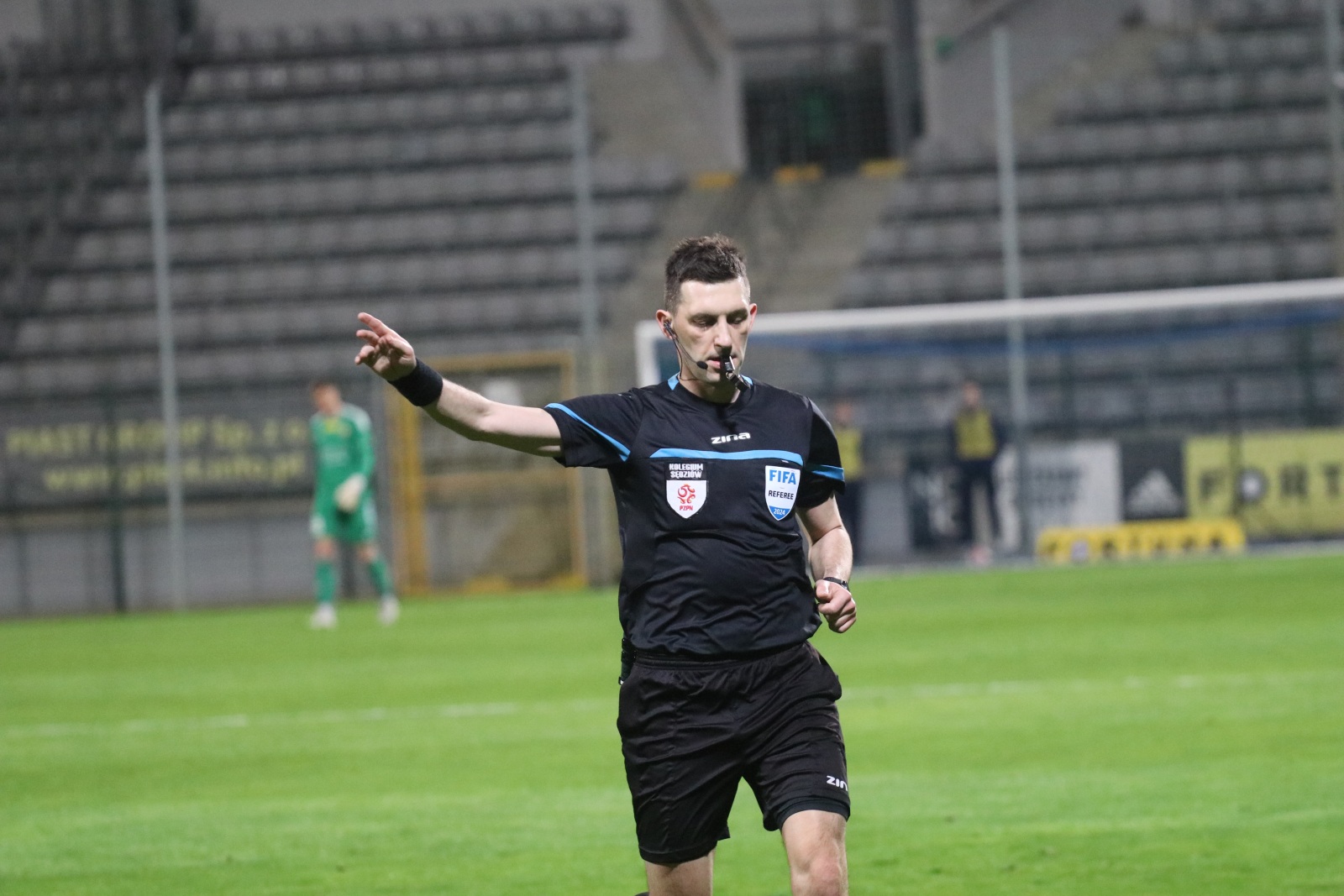 Miedź Legnica pokonała stołeczną Polonię po golach Antonika