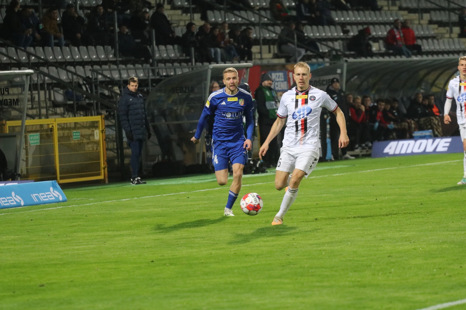 Miedź Legnica pokonała stołeczną Polonię po golach Antonika