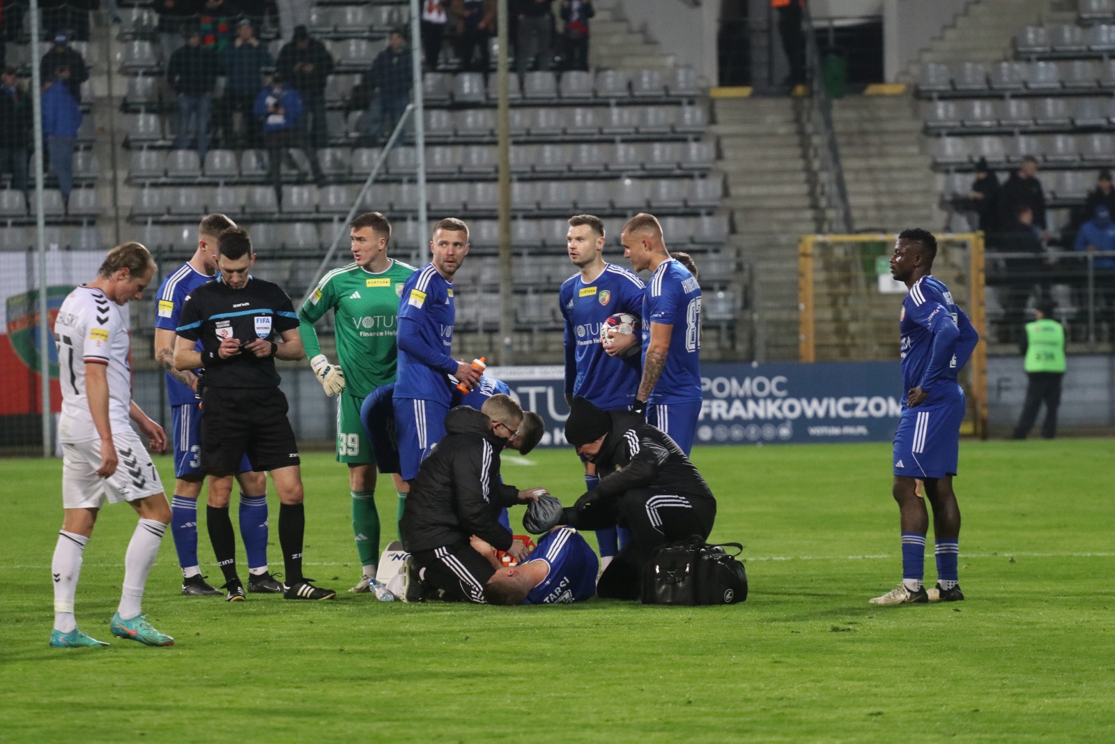 Miedź Legnica pokonała stołeczną Polonię po golach Antonika