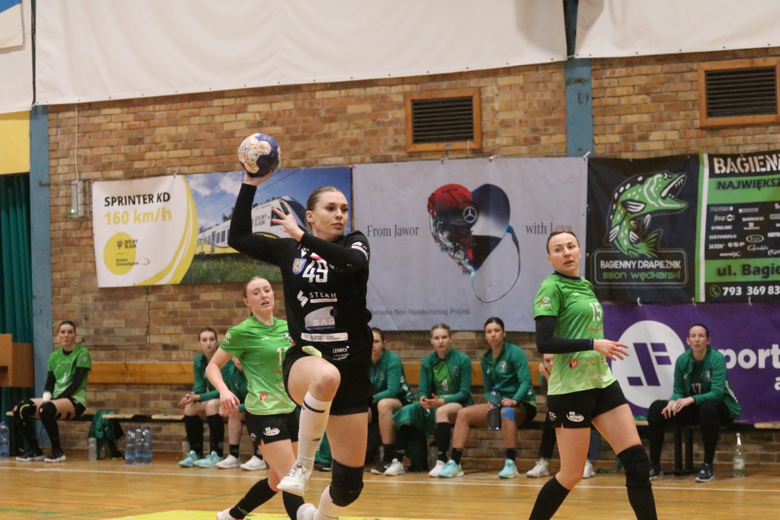 Szczypiornistki z Legnicy wygrywają kolejny ligowy mecz