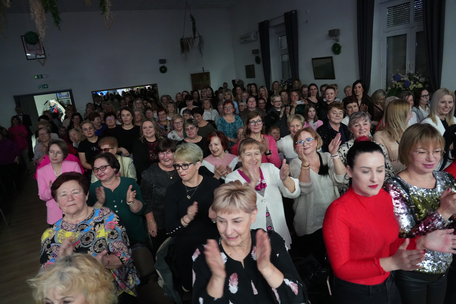 Szalony i „brokatowy”  Dzień Kobiet w Prochowicach