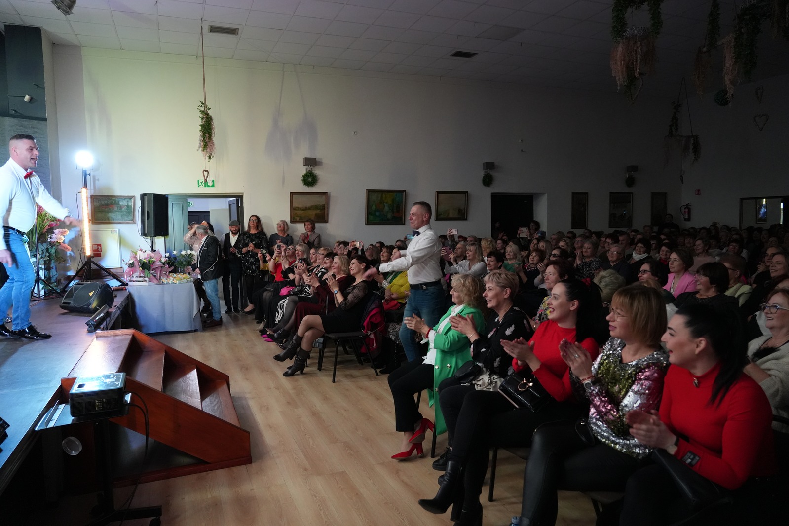 Szalony i „brokatowy”  Dzień Kobiet w Prochowicach
