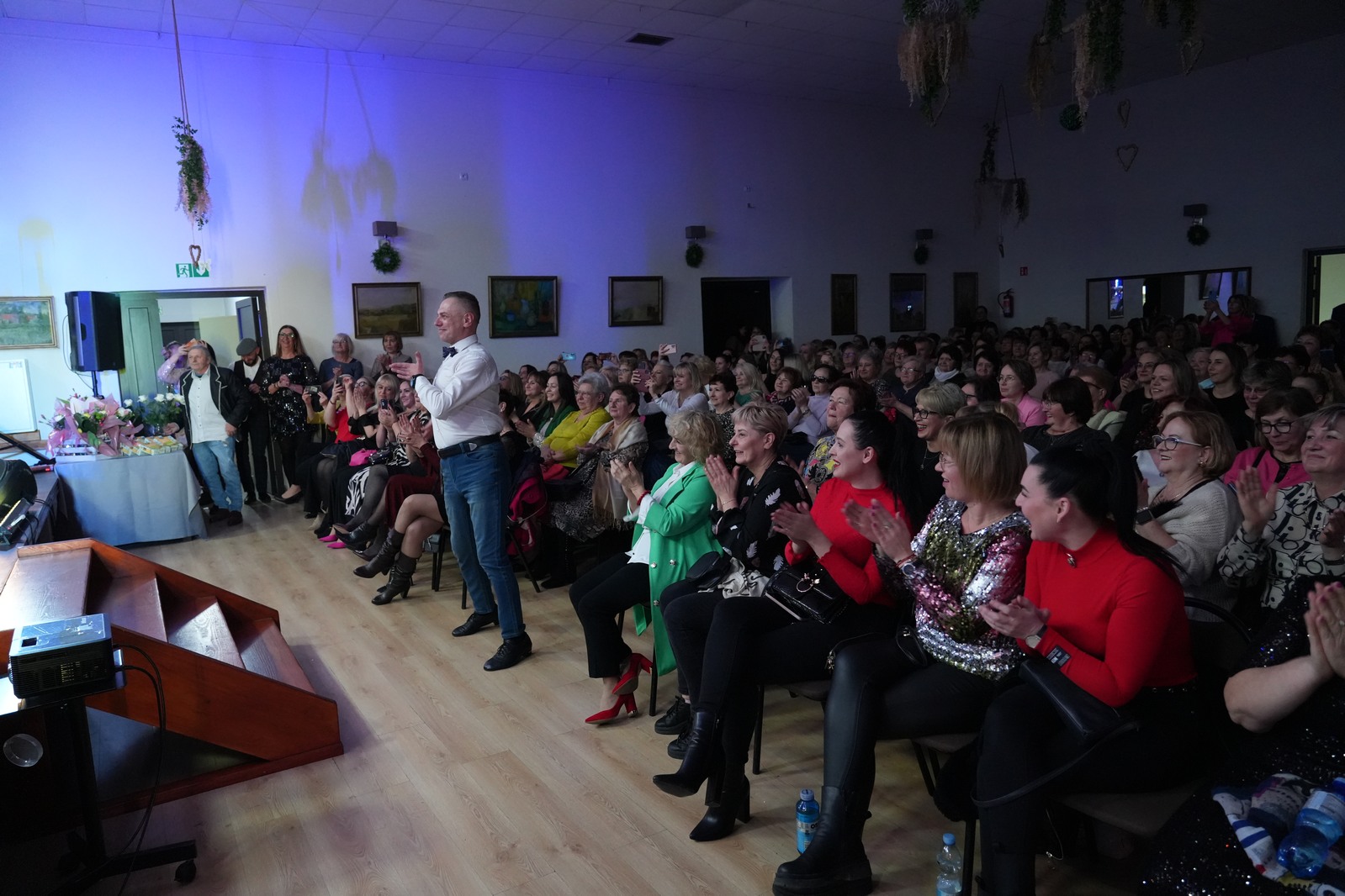 Szalony i „brokatowy”  Dzień Kobiet w Prochowicach