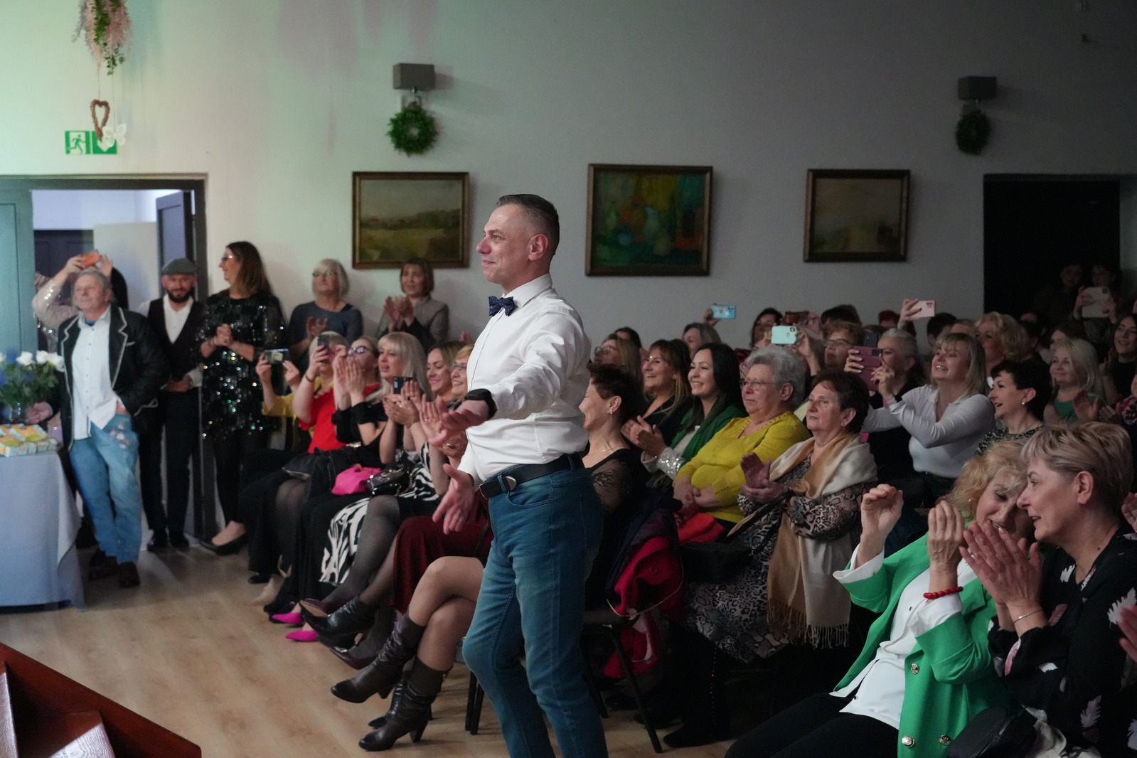 Szalony i „brokatowy”  Dzień Kobiet w Prochowicach