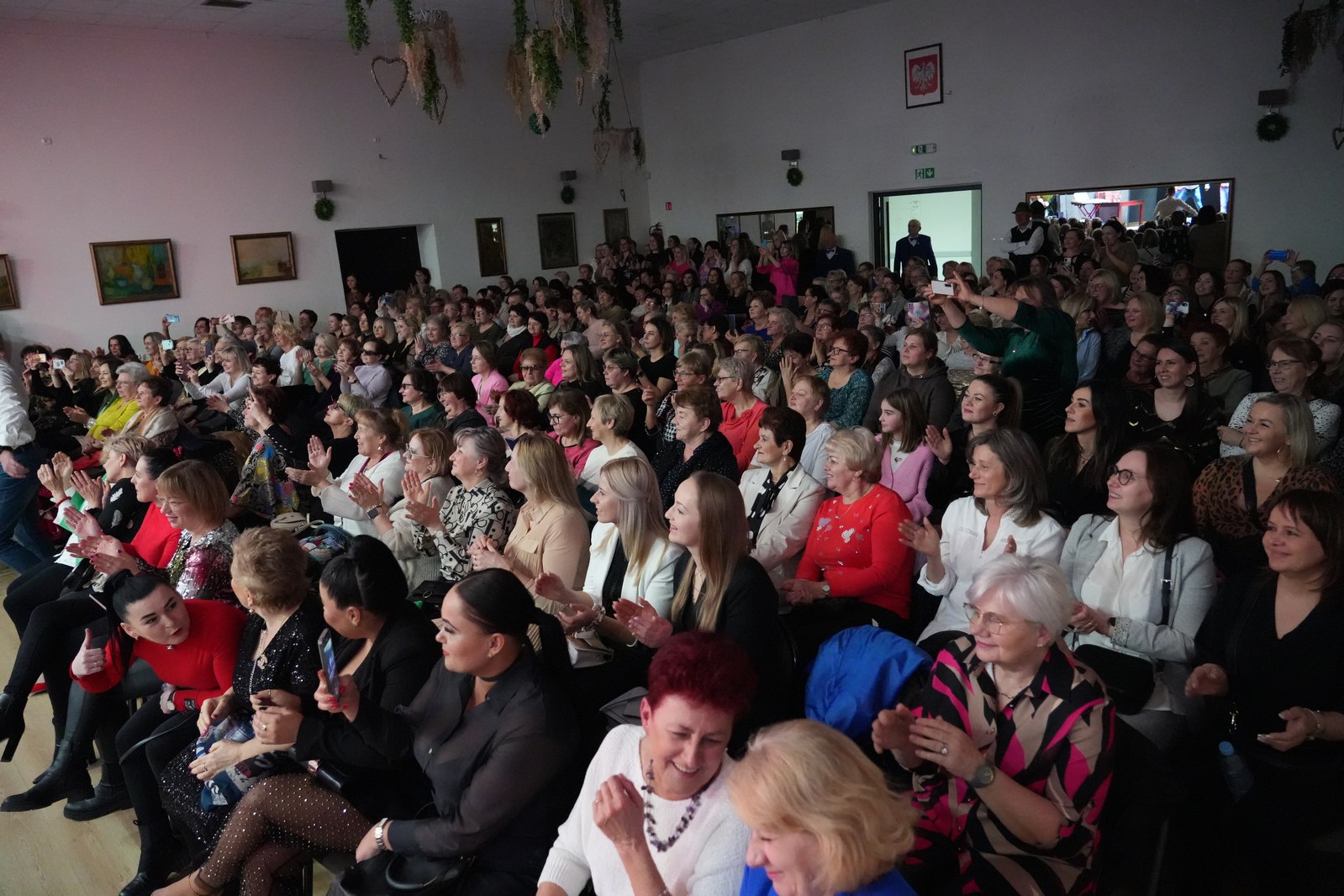 Szalony i „brokatowy”  Dzień Kobiet w Prochowicach