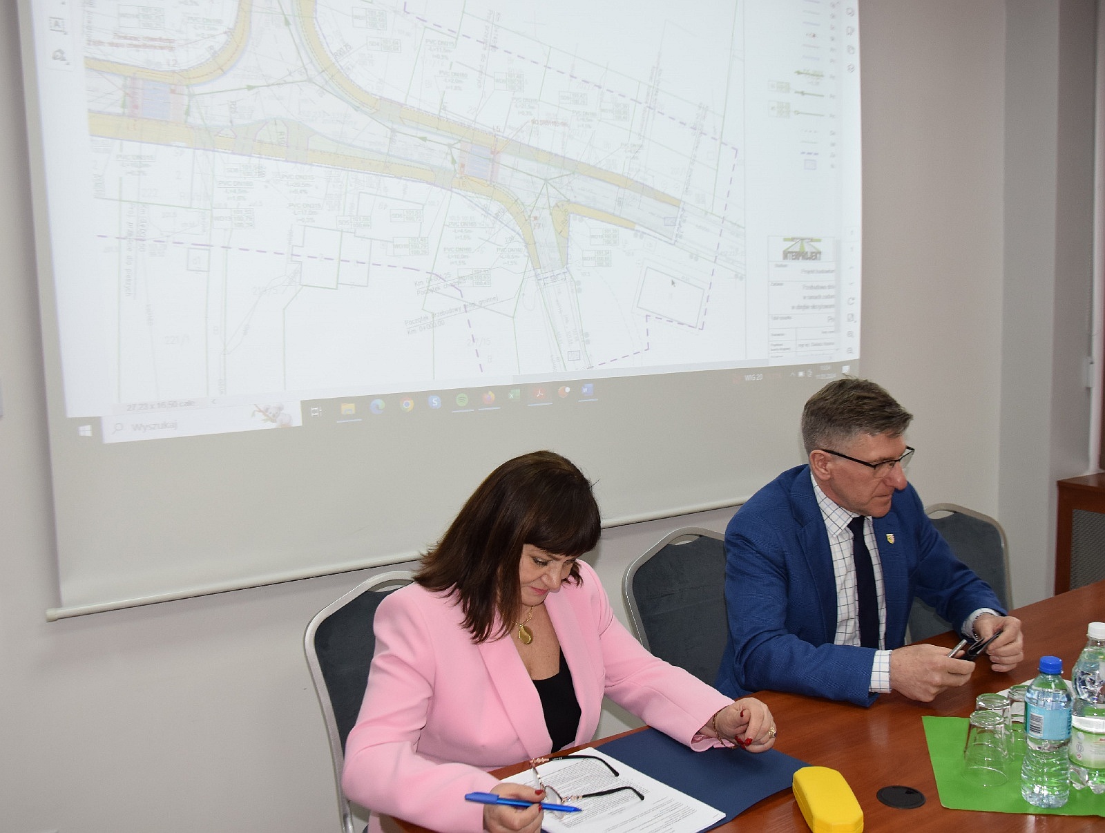 Podpisano umowę na realizację inwestycji drogowej w Prochowicach